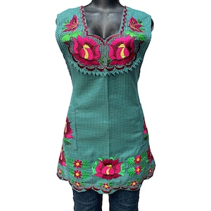 Woman Large Green Apron, Red Floral Embroidery, Kitchen cooking protective apron, handy pocket Mexican Folk Dressy Fiesta Mandil Delantal