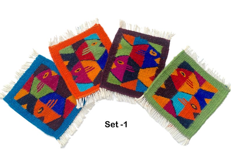 Posavasos de lana zapoteca tejidos a mano - Juego de 4 mini alfombras con diseño de banco de peces SE-1