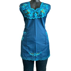 Medium Woman Mexican Green Apron, Blue Turquoise Floral Embroidered Apron, Mexican Mandil Delantal,  Stain Free Cooking Handy Pockets Apron