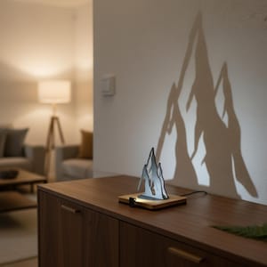 Lumwood Berg |  LED Lampe aus Holz mit Schatteneffekt | Handgemacht | Deko mit Licht | Nachtlicht | Wechselbare Motive