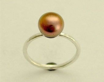 Bronze Pearl ring, hammered Tahitian pearl ring, thin silver ring - Young love. R1533-2