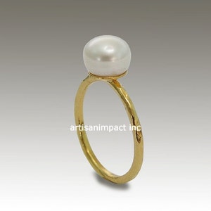 14K Gold Pearl Ring, yellow gold ring, single pearl ring, peacock pearl ring, peach pearl ring, gold ring, thin ring Young Love. RG1533 image 2