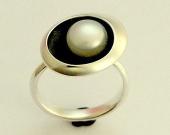 Silver pearl ring, fresh water pearl ring, single pearl ring, engagement ring, oxidised ring, oval, Sterling silver ring - Stay R1568