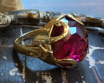 Ruby ring, Gold ring, gemstone ring, stone ring, red gemstone ring, Golden brass ring, statement cocktail ring - Queen of Hearts (R2316)