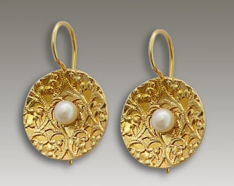 Yellow gold earrings∙ Disc earrings ∙  14K Gold Gift earrings ∙ Fresh water pearl earrings ∙ Bridal earrings - Inner peace EG2096G