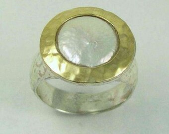 Pearl ring, two-tone ring, gift for mother wife girlfriend, Sterling Silver Gold Ring, Flat pearl ring - White fields forever R1235