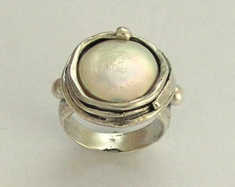 Coin Pearl sterling silver ring, cocktail ring, engagement ring, oxidized organic ring, hammered ring, statement ring - Vanilla ice. R1470-3