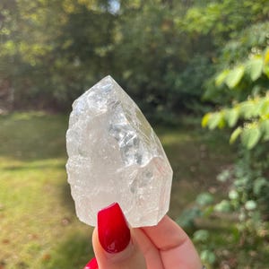 Ponta de Quartzo Craquelado Arco-Íris – Torre de Cristal Natural