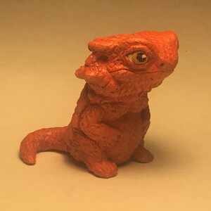 Bearded dragon sculpture baby cutie figurine red finish