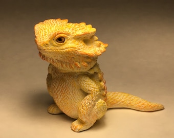 Bearded Dragon sculpture figurine comic character cute Yellow finish