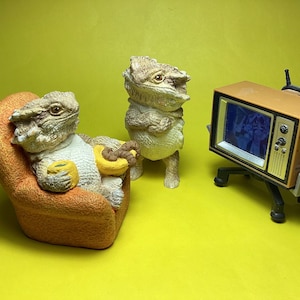Tv Time Bearded Dragon Beardie lot of 2 figurines no more greens Handmade!