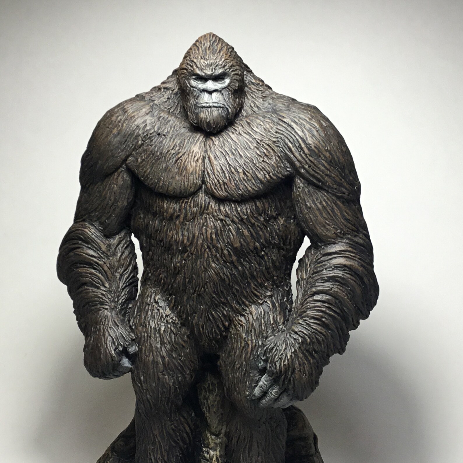 sasquatch tree statue