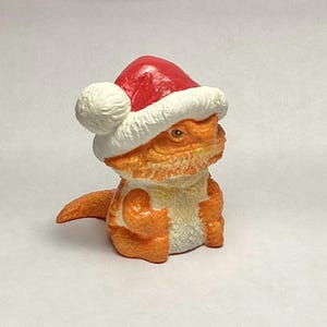 Bearded dragon Chubby  Santa Beardie  figurine orange
