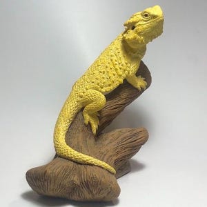 Bearded dragon sculpture yellow finish