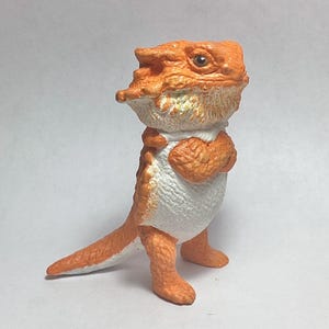 Bearded Dragon Cutie sculpture figurine “No more Greens! Orange  finish