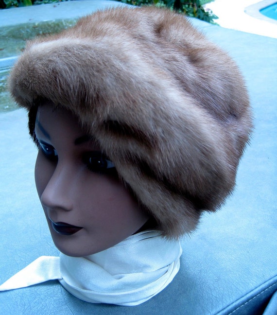 Brown mink hat - image 1