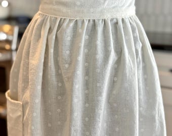 Plus Size Creamy Dot Half Apron