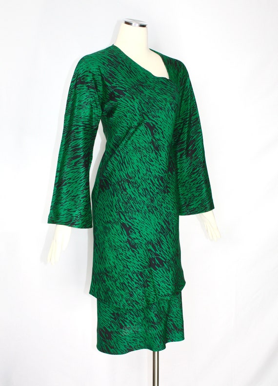 HALSTON Vintage Dress Abstract Print Green Black Silk Asymmetrical Tunic Skirt Outfit - Etsy HALSTON Vintage Dress Abstract Print Green Black Silk Asymmetrical Tunic Skirt Outfit - Etsy