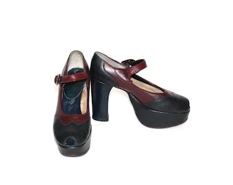 Vintage Authentic 1970's Two Tone Platform Buckle Pumps US6
