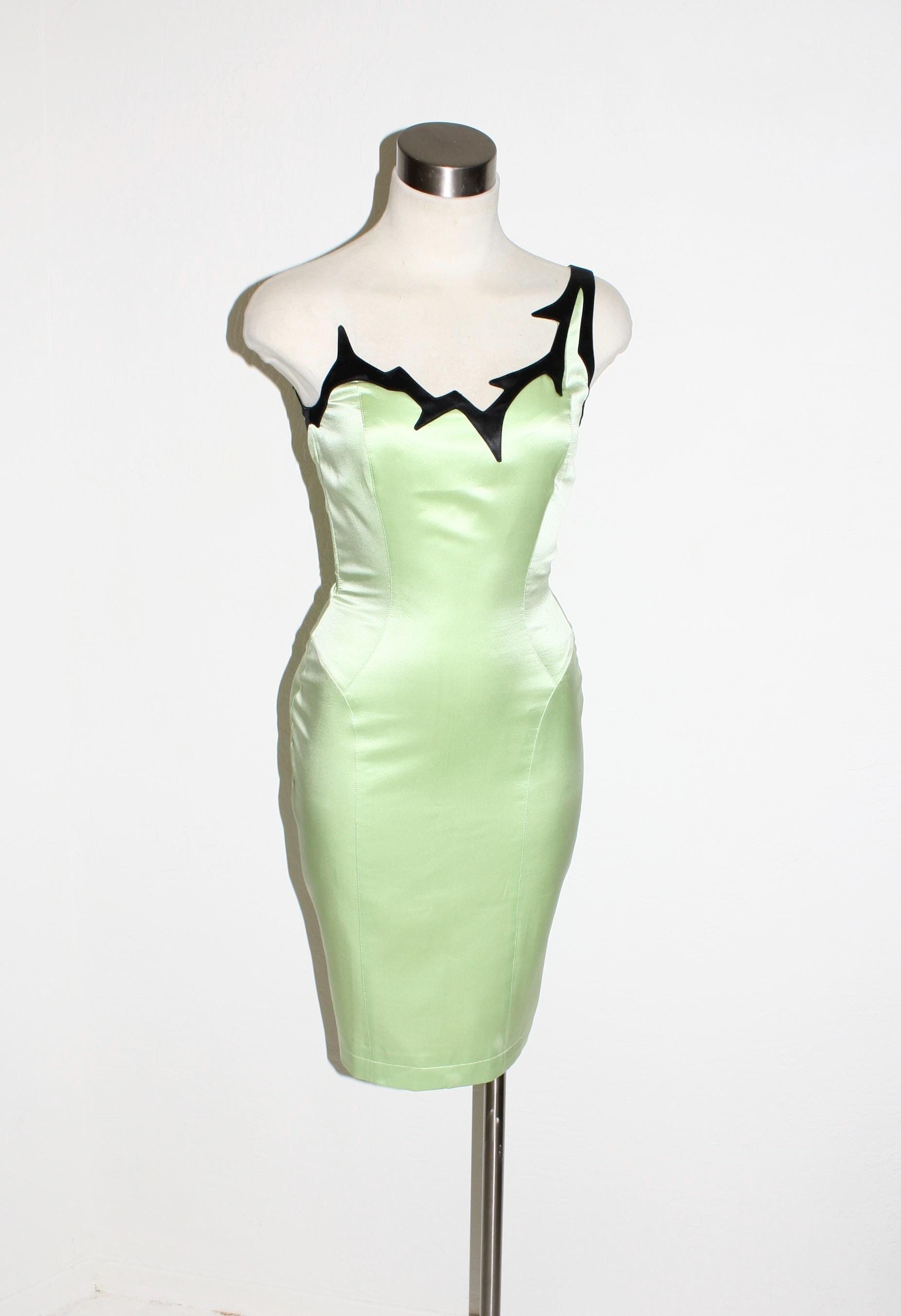 ross dress for less greer Vintage Thierry Mugler Green Silk Evening Dress w Black Velvet Lace – Modig main image 1