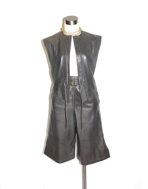 GUCCI Vintage Grey Leather Vest and Gaucho Capri … - image 3