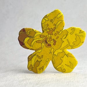 Floral Print - Handmade Wildflower Seed Paper Tags - Flower Shape - 2.5" x 2.4" - Wedding or Event Favors - Set of 24