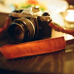 Handmade leather camera strap with brown neck pad Adjustable length made to order image 1