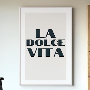 ラ・ドルチェ・ヴィータ ウォールアート – デジタルダウンロード、イタリア語の引用プリント、ミニマリストタイポグラフィ装飾、モダンニュートラルアート、ヨーロッパの美学