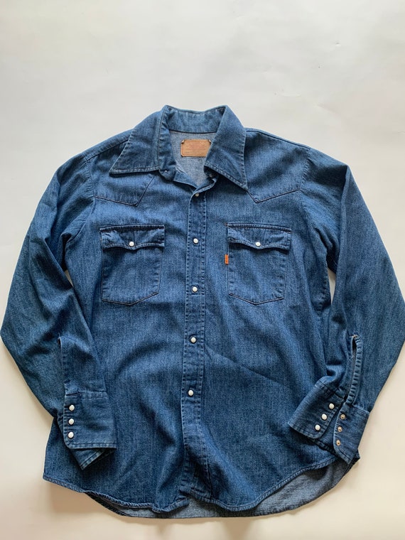 levi's chambray shirt