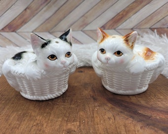 Cutest Cat Salt and Pepper Set, White Ceramic Cats in a Basket, Vintage Kitchen Decor