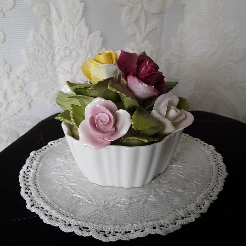 Coalport Porcelain Flower Figurine Rose Bouquet Flowers in image 0