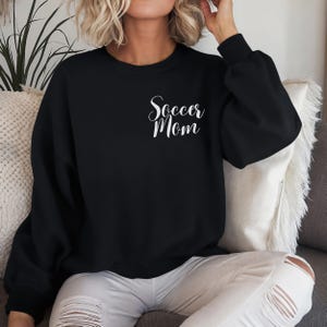 Sudadera con cuello redondo para mamás futboleras / Sudadera deportiva cómoda, regalo para mamás futboleras, ropa informal, eventos de fútbol juvenil