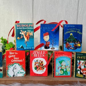 Vintage Style Wooden Book Christmas Block Ornaments: Retro Tiered Tray Decor