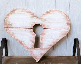 18" Reclaimed Wood Keyhole Heart. Rustic Farmhouse Wood Heart