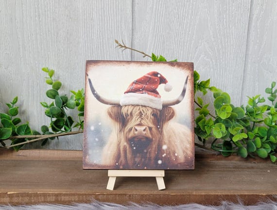 Small Highland Christmas Cown Wood Art. Farmhouse Christmas Tiered Tray Decor.