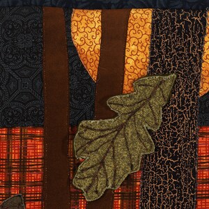 Quilt Art Wall Hanging, Autumn Sunset, River Forest, 3-D Oak Leaves, Sunset Over the River with Water Reflection Bild 6