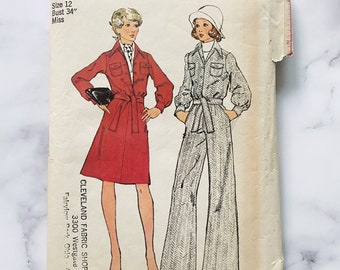 70er Jahre SIMPLECITY 5891.34 Büste. Kurze Bomberjacke, Hose mit weitem Bein und Rock in A-Linie. mit Gürtel retro 1970er Jahre Schnittmuster