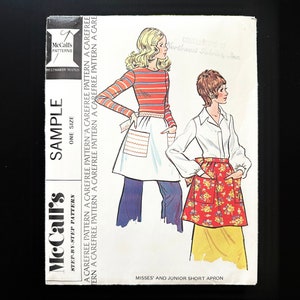Peut inclure: Un patron de couture pour un tablier court. Le patron est pour les tailles de femmes et de jeunes filles. Le patron est de McCall's et est un patron étape par étape. Le patron est un échantillon et est d'une seule taille.