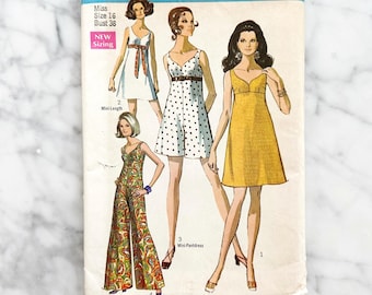 60er Jahre SIMPLECITY 8233.38 Büste. Empire-Taille BH-Kleid + Overall-Strampler. Babydoll Etuikleid. mod retro 1960er Jahre Vintage Schnittmuster