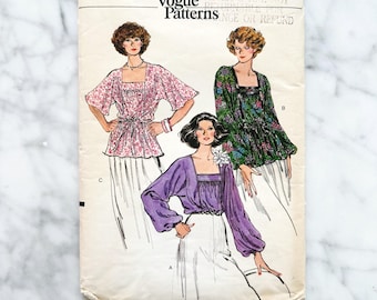 Vogue 9370 – Bust 32. 1970s peasant blouse with square neckline. Vintage sewing pattern.