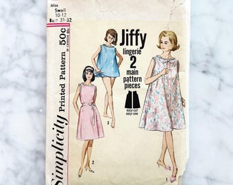 Simplicity 5002 – Bust 31–32. 1960s jiffy lingerie nightgown and panties set. Easy sew sleepwear. Vintage sewing pattern.