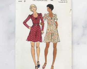 70s Butterick 3762. 32 bust uncut ff. Sweetheart neckline puff cap sleeve doll dress. gathered yoke.  1970s Vintage Sewing Pattern