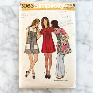 70s Simplicity 5063. 31 bust. Babydoll dress w patch pockets. puff short sleeves pintuck smock shift dress 1970s vintage sewing pattern