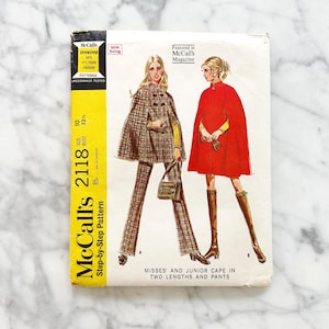 McCall&#39;s 2118 – Bust 32.5&quot;. 1960s mod cape jacket & flare leg pants set. Two lengths. Seventeen Magazine style. 60s vintage sewing pattern