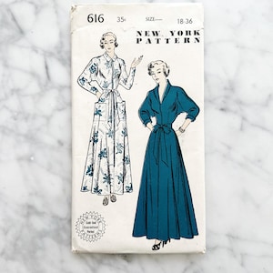 New York 616 – Bust 36. 50s housecoat with collar and zip front. Long robe pattern. Gold Seal 1950s vintage sewing pattern.