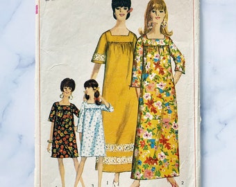 60s Simplicity  6792 Small 32-34 bust. short elbow sleeve wide muu muu house dress duster nightgown chemise.1960s vintage sewing pattern