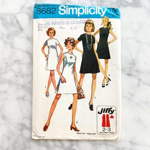 Simplicity 8682 – バスト32.5。1970年代風のAラインシフトドレス。Jiffyのイージーソーミニ。ヴィンテージの裁縫パターン。