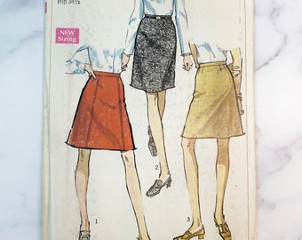 Simplicity 7995 – Waist 24, 25, or 27. 60s set of skirts pattern. A-line and straight views. Vintage sewing pattern.
