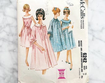McCalls 6242 – Bust 31. 1960s nightgown and duster set. Yoked sleepwear with ruffle details. Vintage sewing pattern.