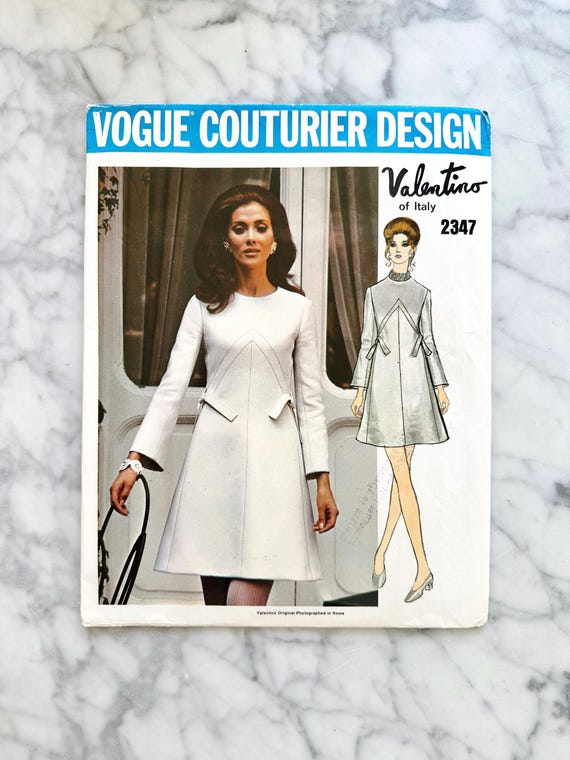 Vogue Couturier 2347  Bust 31.5. 60s mod designer dress by Valentino. Chic  panel seaming shift dress. Vintage sewing pattern.